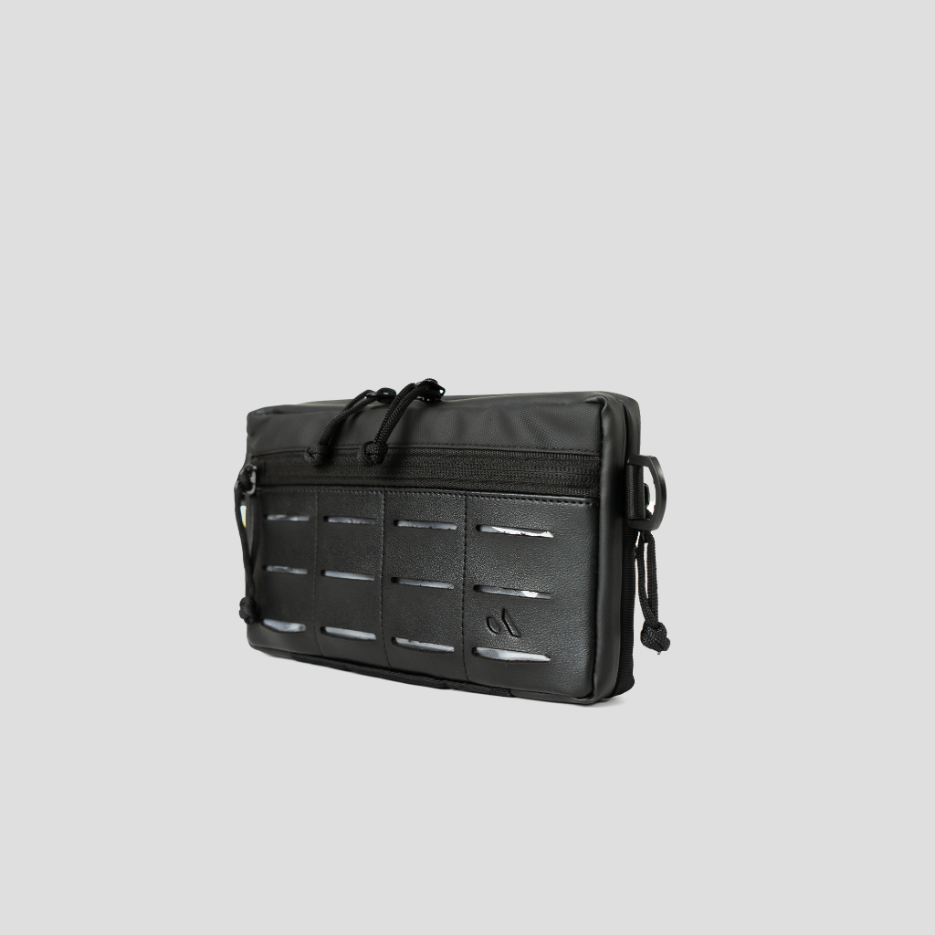 Sidekick Project CAFO Clutch Pria Warna Hitam Multifungsi (Hand bag  + Sling bag + Hanging bag) Bahan Polyester Waterproof Ukuran 22 x 12 x 4 CM Organizer Card Pocket Tas Selempang HP Dompet