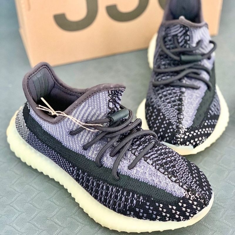 YEEZY 350 V2 CARBON