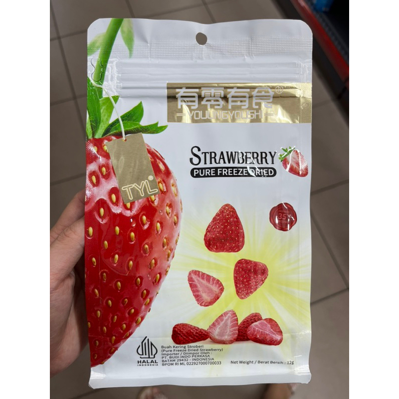 

CemilanBintan ( TYL freeze Fruit 22gram & 33gram ) UrSnack