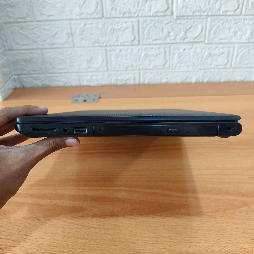 Laptop Dell Vostro 14 Core i5 Gen 7 RAM 8GB SSD 256GB 512GB Siap Pakai