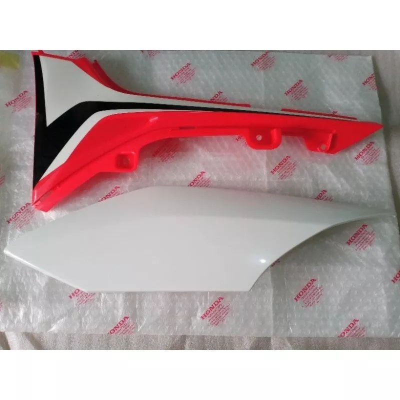 Cover body samping kiri atas bawah warna merah putih CRF150L original