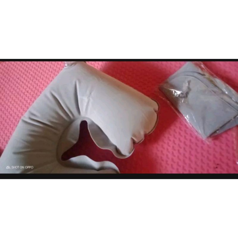 BANTAL TRAVEL TIUP/TRAVEL PILLOW/PENYANGGA LEHER TRAVEL ANGIN/BANTAL LIPAT LEHER TRAVEL ANGIN PRAKTI