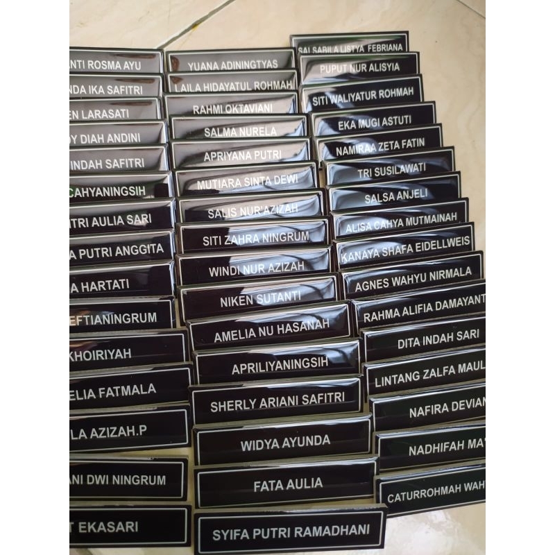 

Nametag peniti magnet