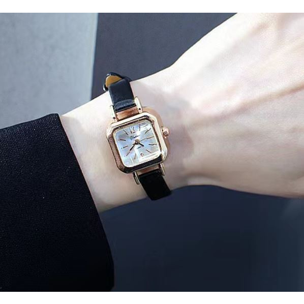 Jam Tangan Persegi Kecil Quartz Strap PU Analog Casual Gaya Retro Jam tangan Wanita Persegi Watch Korean Fashion K10