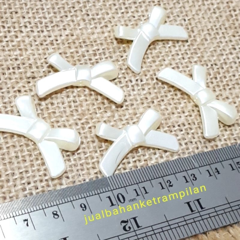 12pc Mote Pita 3cm x 2cm warna Mutiara