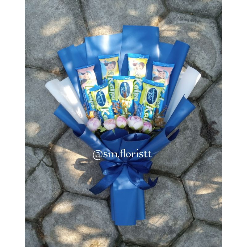 

BUKET SNACK JAJAN DAN BUNGA UNTUK GIFT HADIAH WISUDA DLL