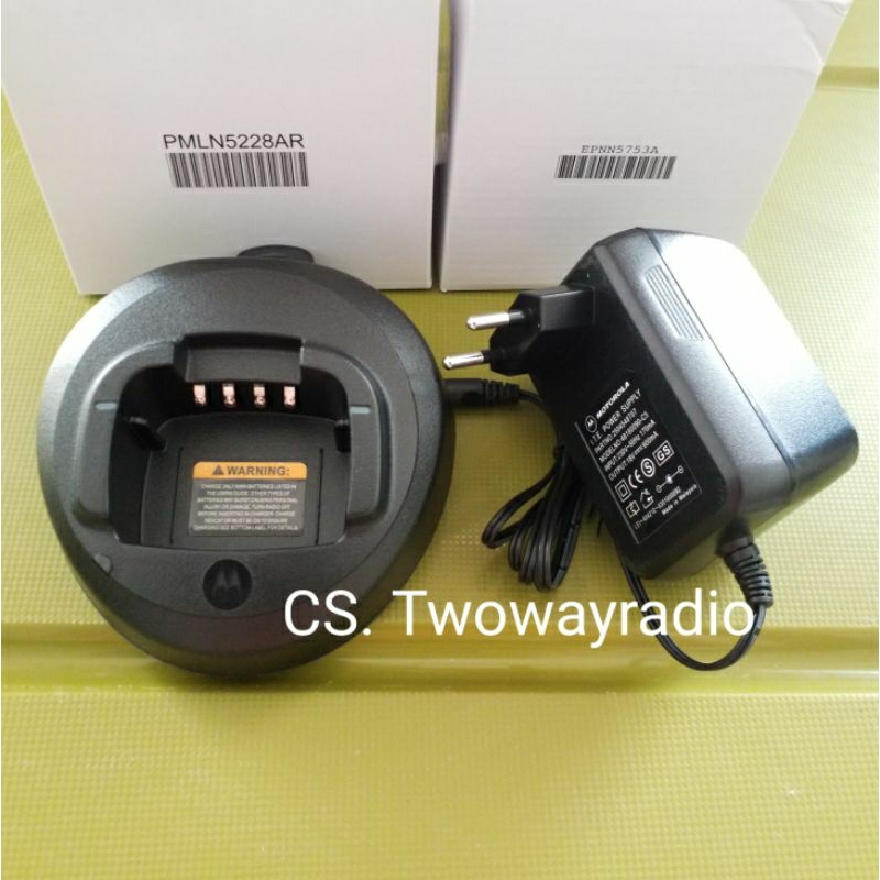 Charger HT Motorola CP1660 CP1300 / Cas handy talky CP 1660 1300 / adaptor desktop Xir C2660