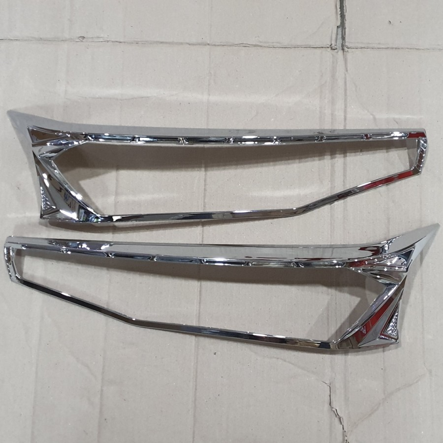 Garnish List Lampu Depan Mobil AVANZA XENIA 2022 Chrome