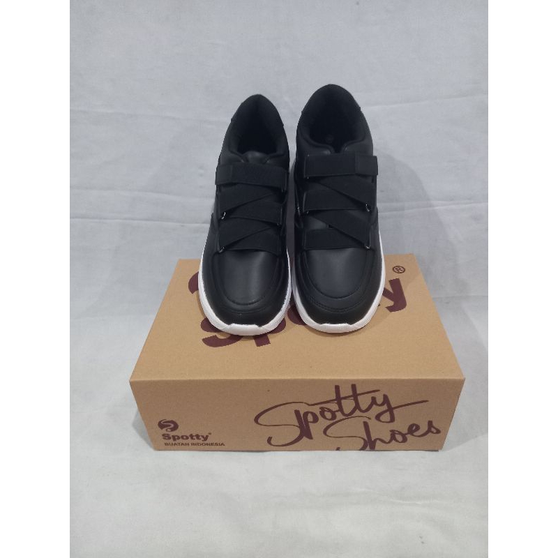 Sepatu sekolah bts perempuan perekat SPOTTY ORIGINAL EVELYN 12 HITAM PUTIH