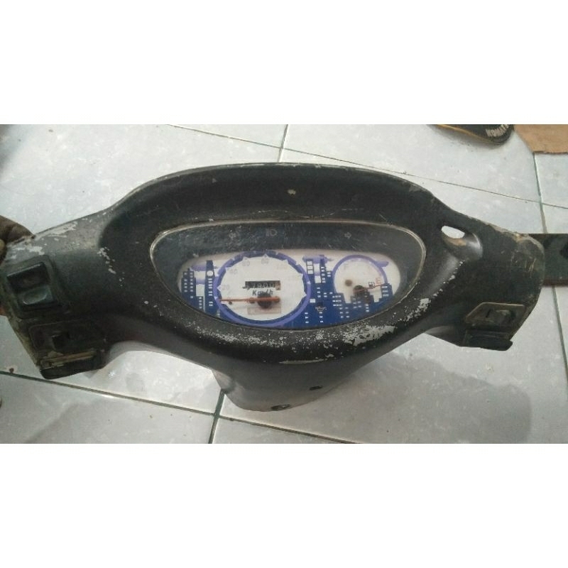 spedometer set batok blkg plus saklar kymco metica glx