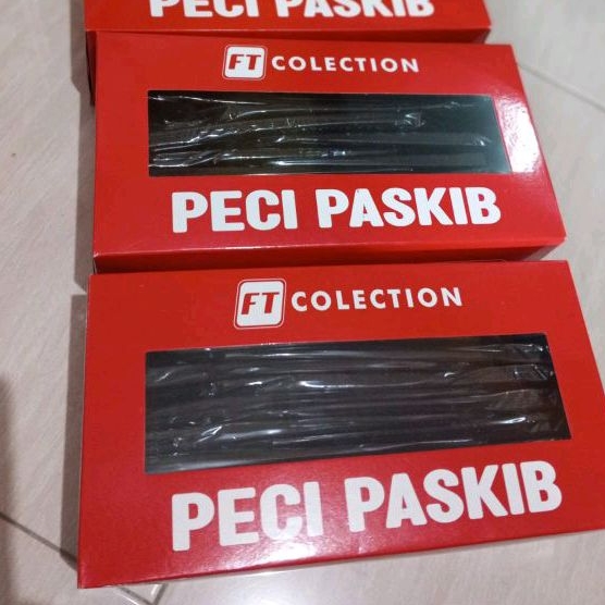 peci paskibraka atau pembina bijian