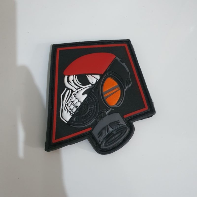 patch rubber logo tengkorak baret merah kopassus / tempelan emblem karet velcro