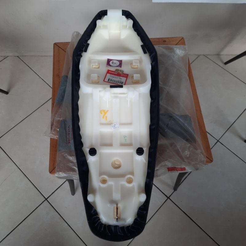 Jok Seat Comp Double Beat Karbu Original AHM 77200-KVY-700