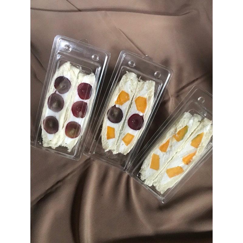 

Sandwich Buah (var. mix)