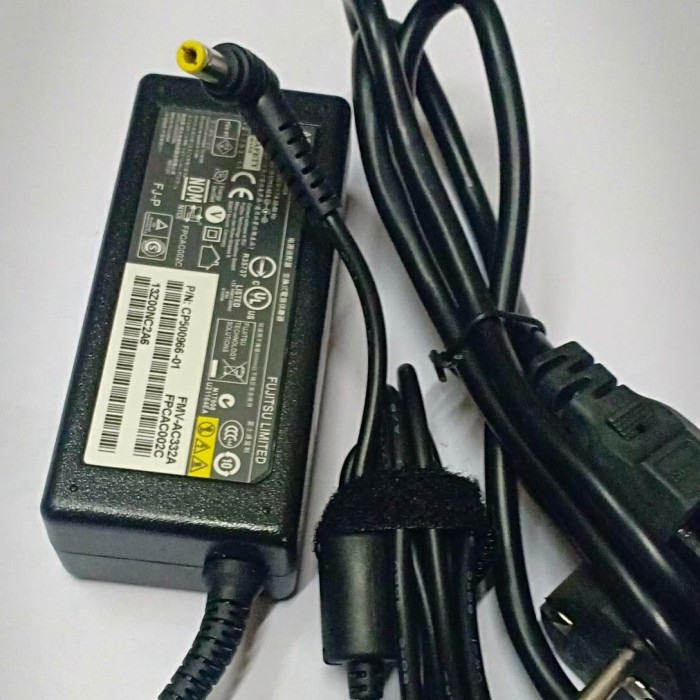 Adaptor Charger Fujitsu Lifebook U904 U772 S904 S752 S762 19V 3.42A