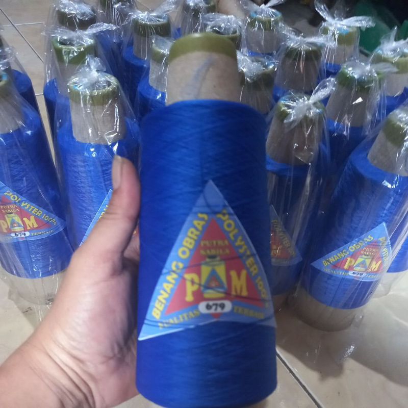 Benang obras/benang neci 150/48 Biru kode 679