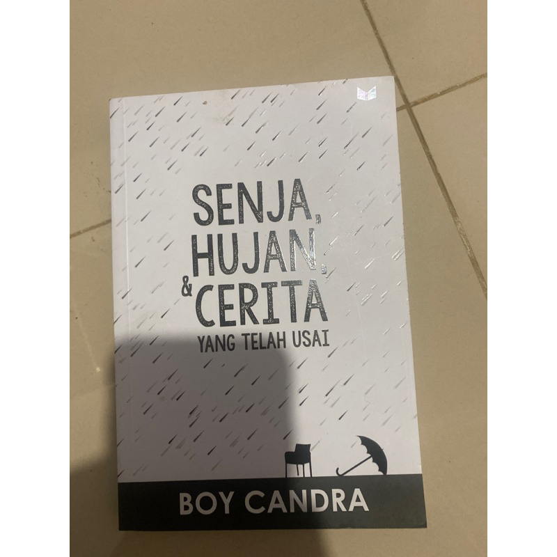 

SENJA,HUJAN & DAN CERITA YANG TELAH USAI