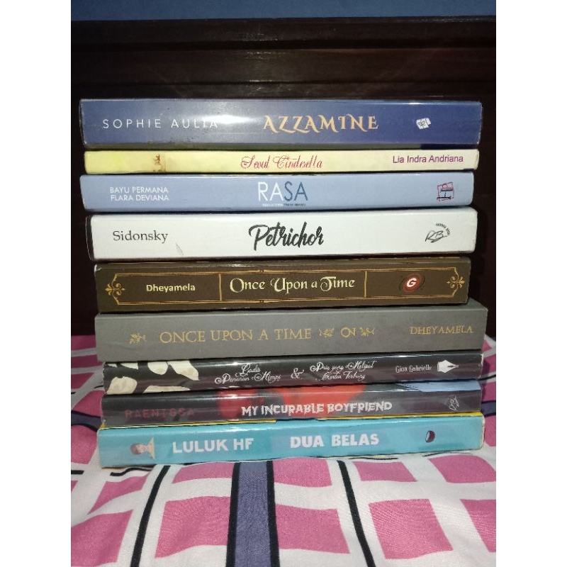 

Preloved novel ori Azzamine, Once Upon a Time, 12 Cerita Glen Anggara, dll