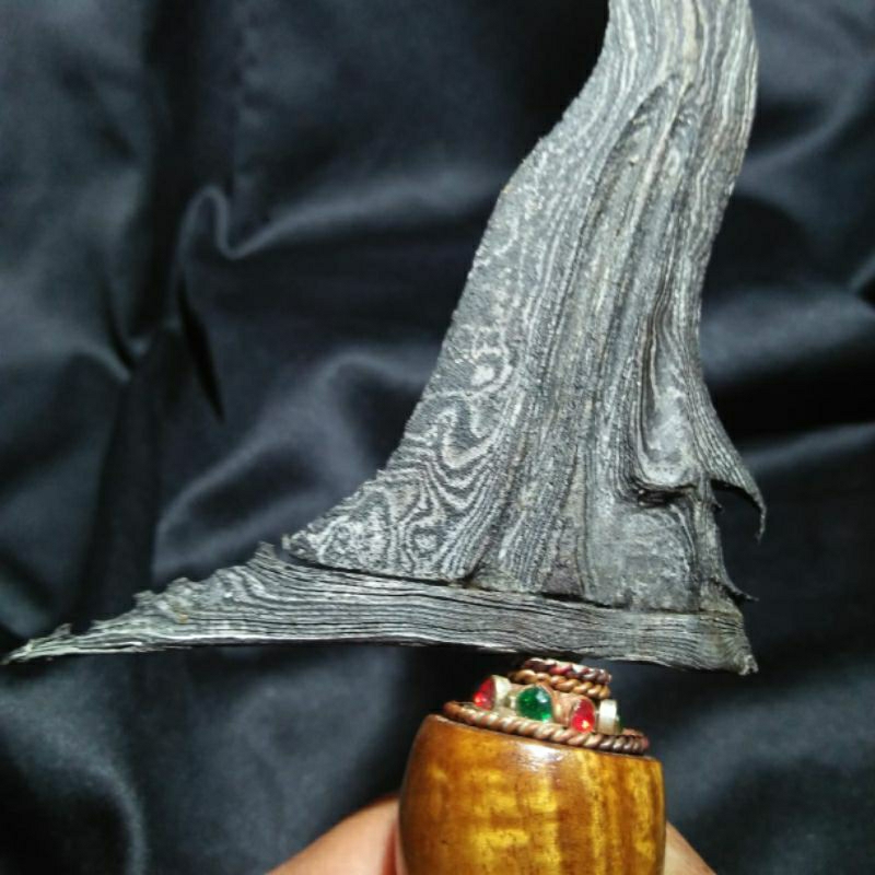 KERIS SENGKELAT LUK 13