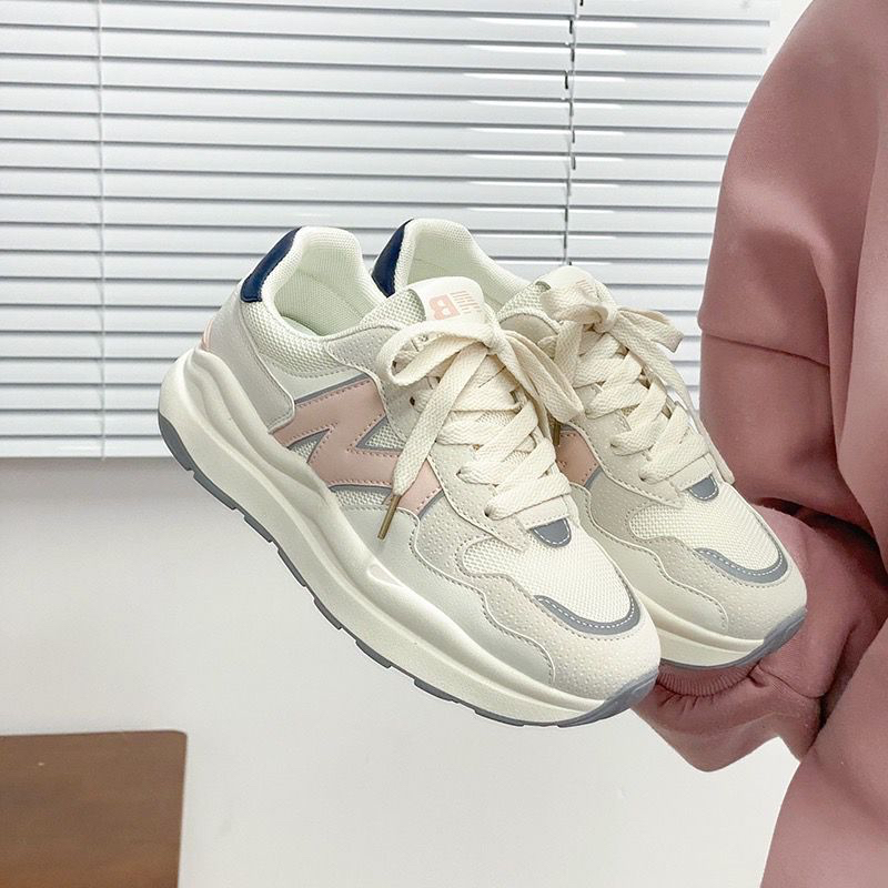 GROSIRTAS &quot;FREE BOX&quot; LV0251 Sepatu Kets Wanita Sepatu Olahraga Outdoor Fashion Wanita Sepatu Sneakers