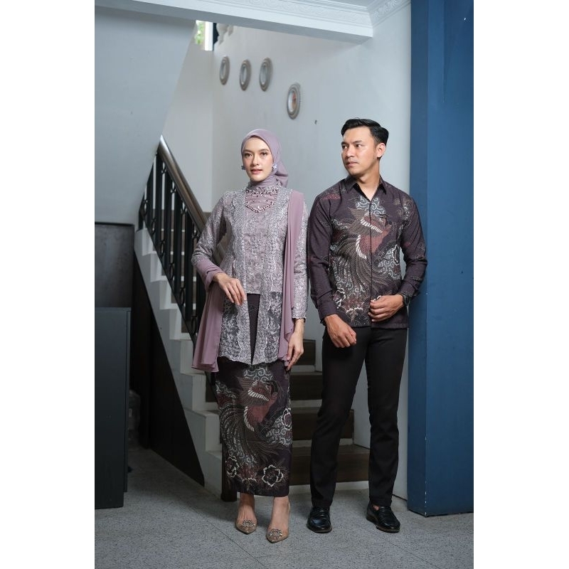 (Akita - Kinara Mouve) set couple kebaya wanita &amp; kemeja batik pria kebaya wisuda kebaya kondangan kebaya lamaran bahan lace premium