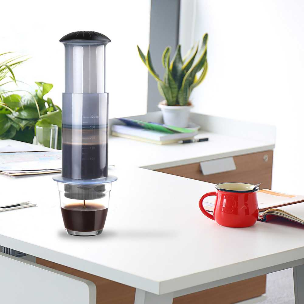 Set Alat Pembuat Kopi French Press Coffee Maker 300ml Peralatan Pembuat Kopi Desain Portable Material Berkualitas