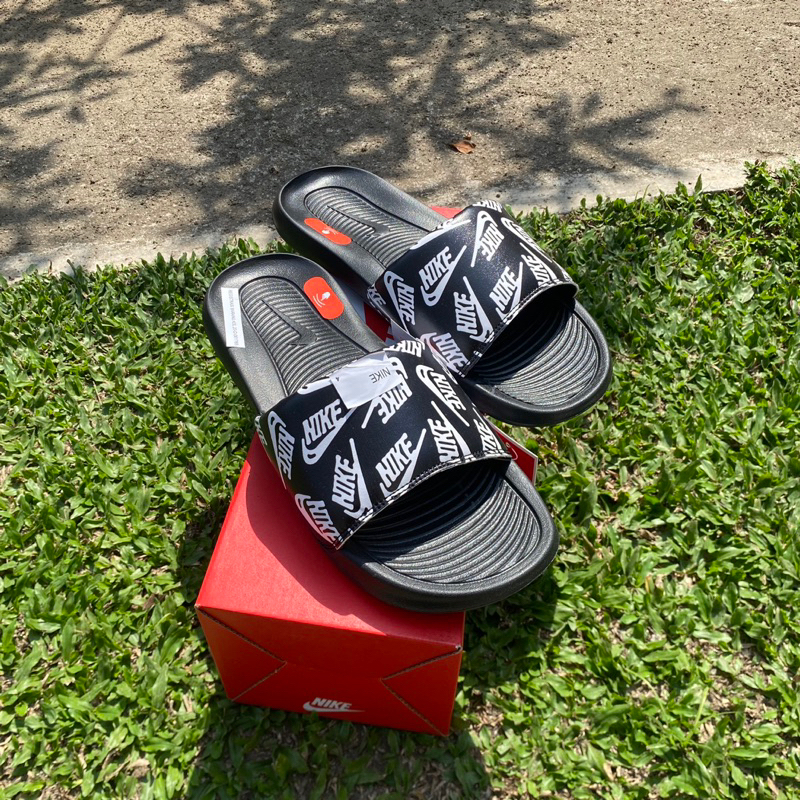 Diskon upto 70% Nike Victori One Slide Original 100% BNIB