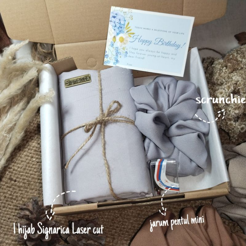 

Hampers/Giftbox Hijab Signarica Laser Cut