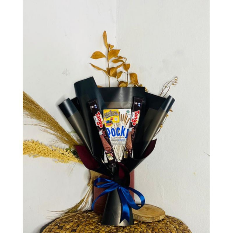 

Buket Snack/ buket jajan/ buket ulang tahun/ buket wisuda