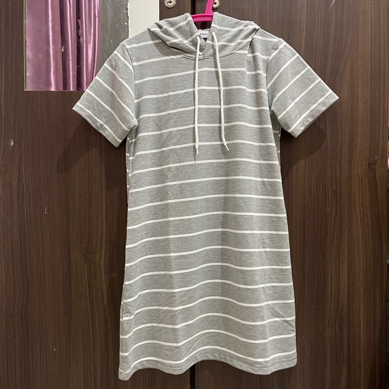 [PRELOVED] Dress Hoodie Salur Terusan Atasan Wanita Merek Giants Basic