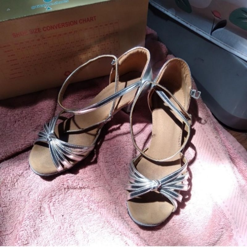 [Preloved] Silver Heels