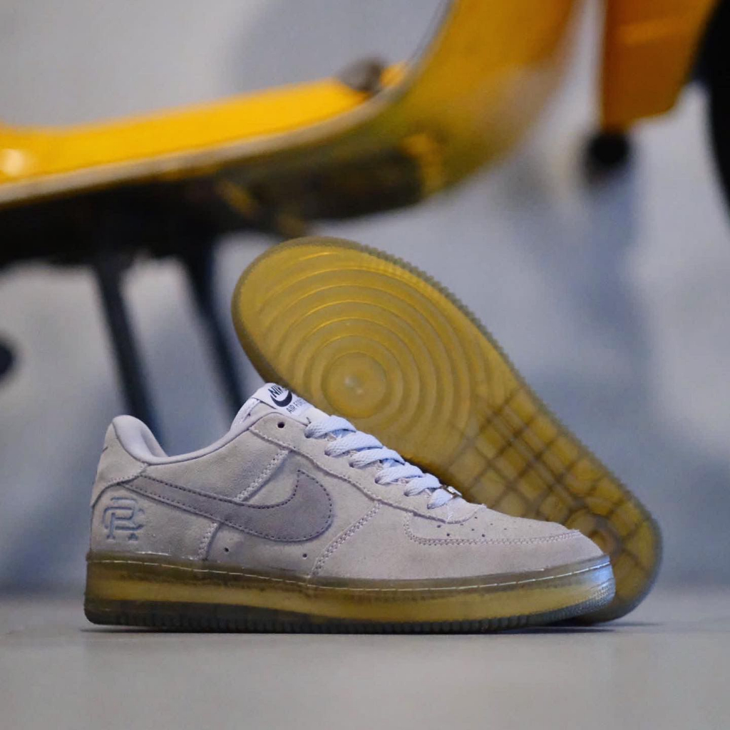 NIKE AIR FORCE 1 REIGNING CHAMP GREY
