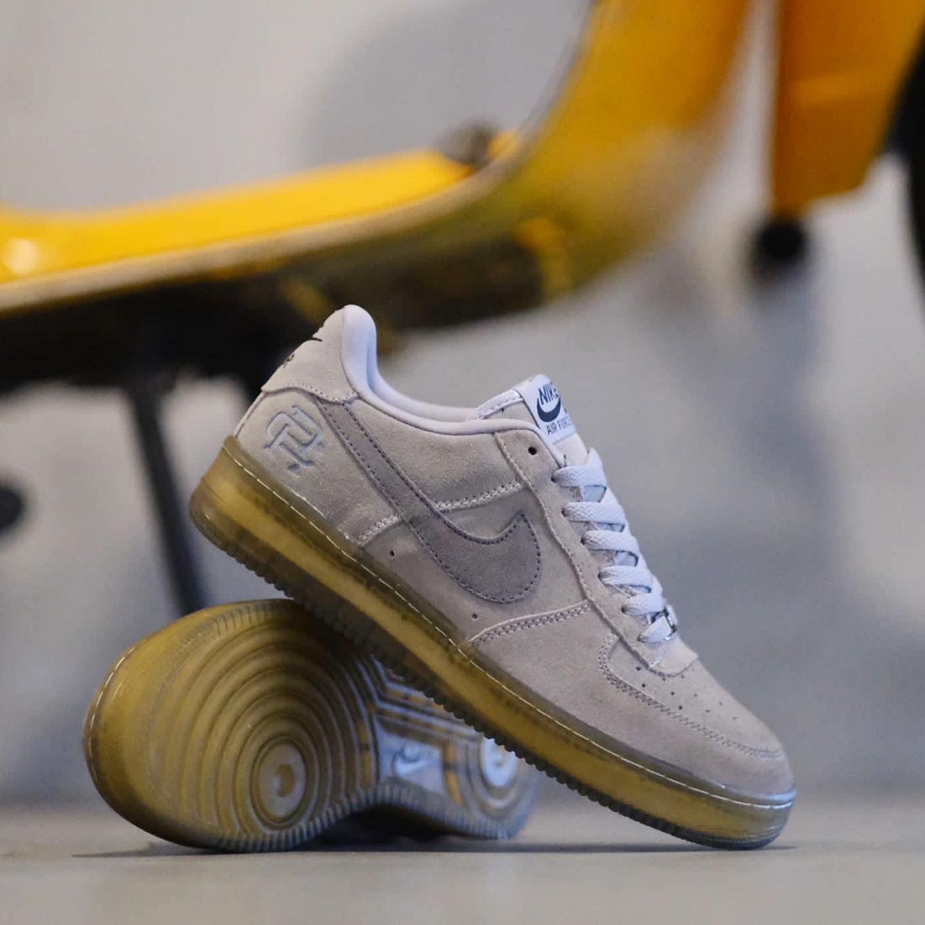 NIKE AIR FORCE 1 REIGNING CHAMP GREY