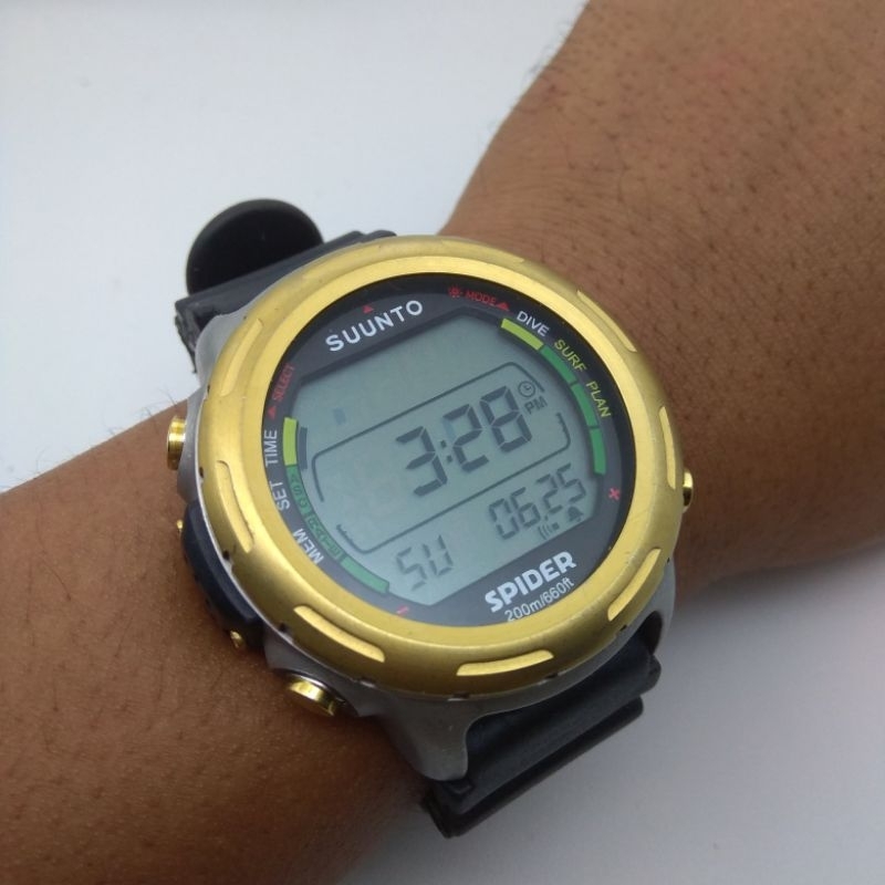 Jam tangan pria / second / selam / diver Suunto spider finland