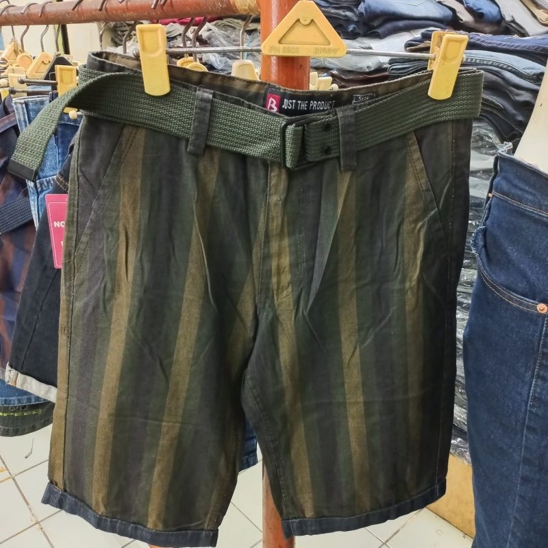 Celana pendek import/celana pendek pria motif garis
