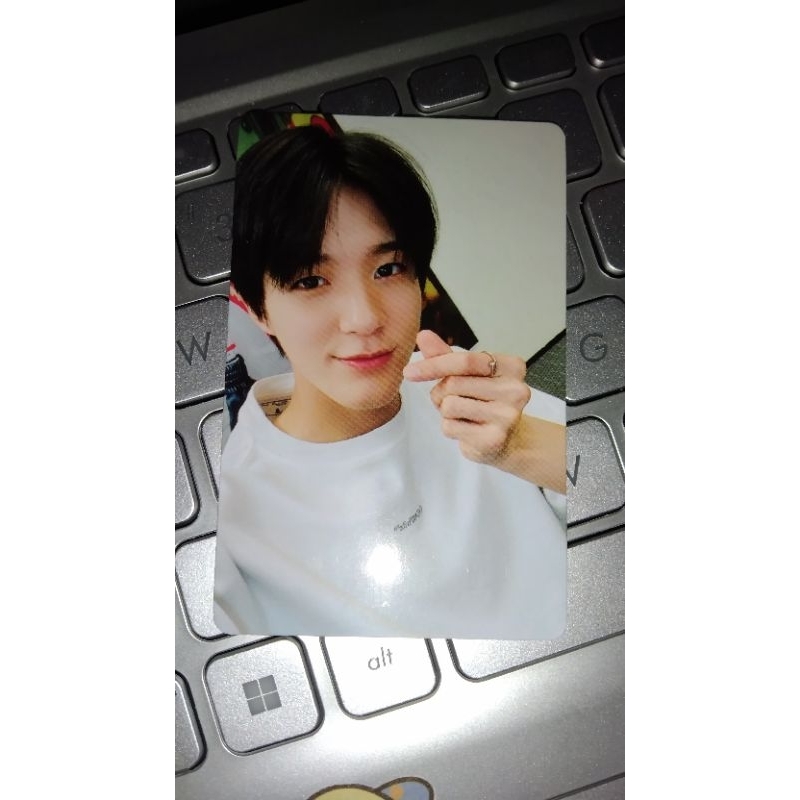 pc jeno yizhiyu hot sauce pt 3 yzy hs jeno saranghae love sign nct dream
