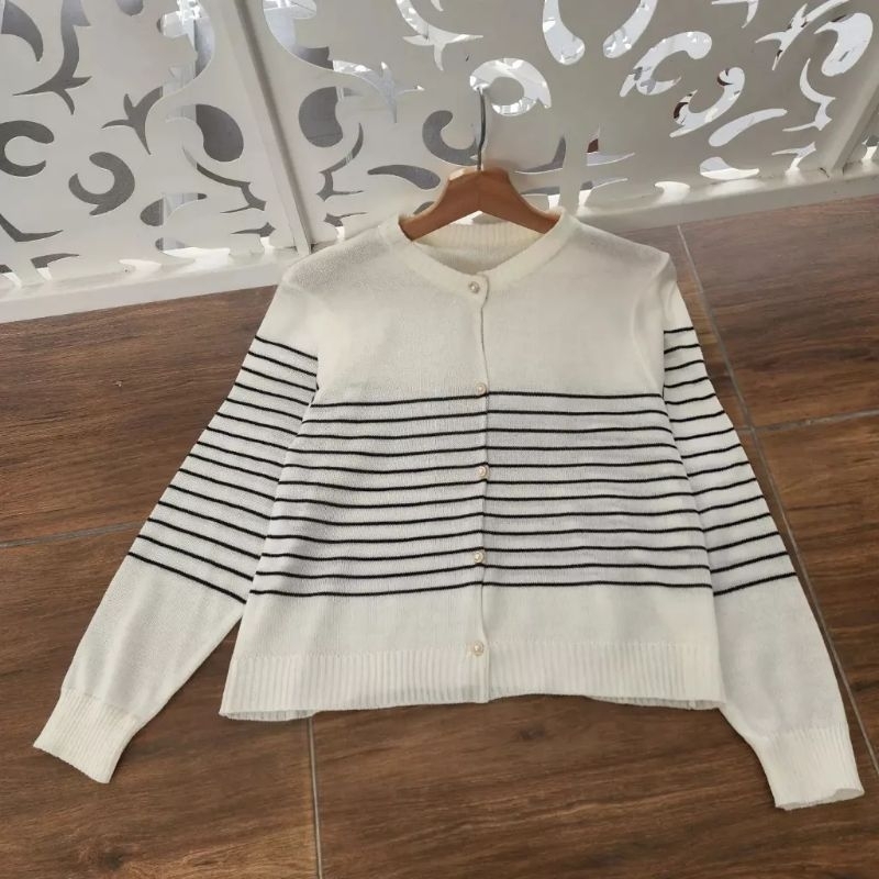 OUTWEAR BW STRIPE OUTER | RAJUT CARDIGAN WANITA TRENDY MURAH | OUTER CARDY RAJUT CARDIGAN | SWEATER CARDIGAN KANCING RAJUT BLASTER