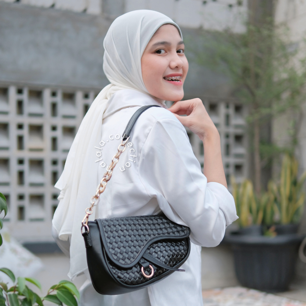 Tas Selempang Wanita Kode Soby