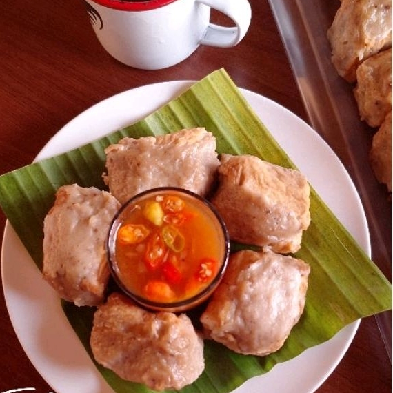 

TAHU BAKSO (BAXO) ORIGINAL PEDAS 250 gram + saus cocol
