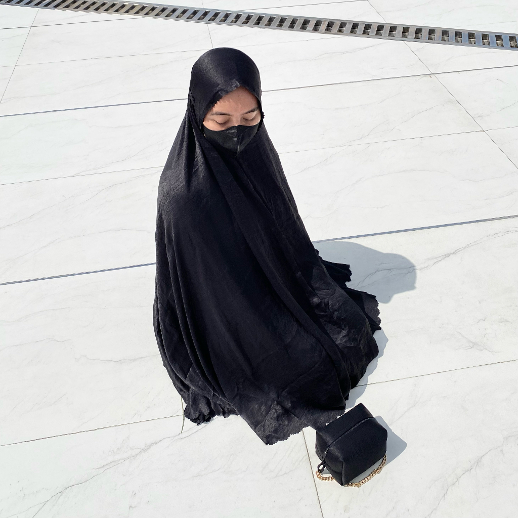 Amira Prayer Wear | Mukena Crinkle Velvet Silk