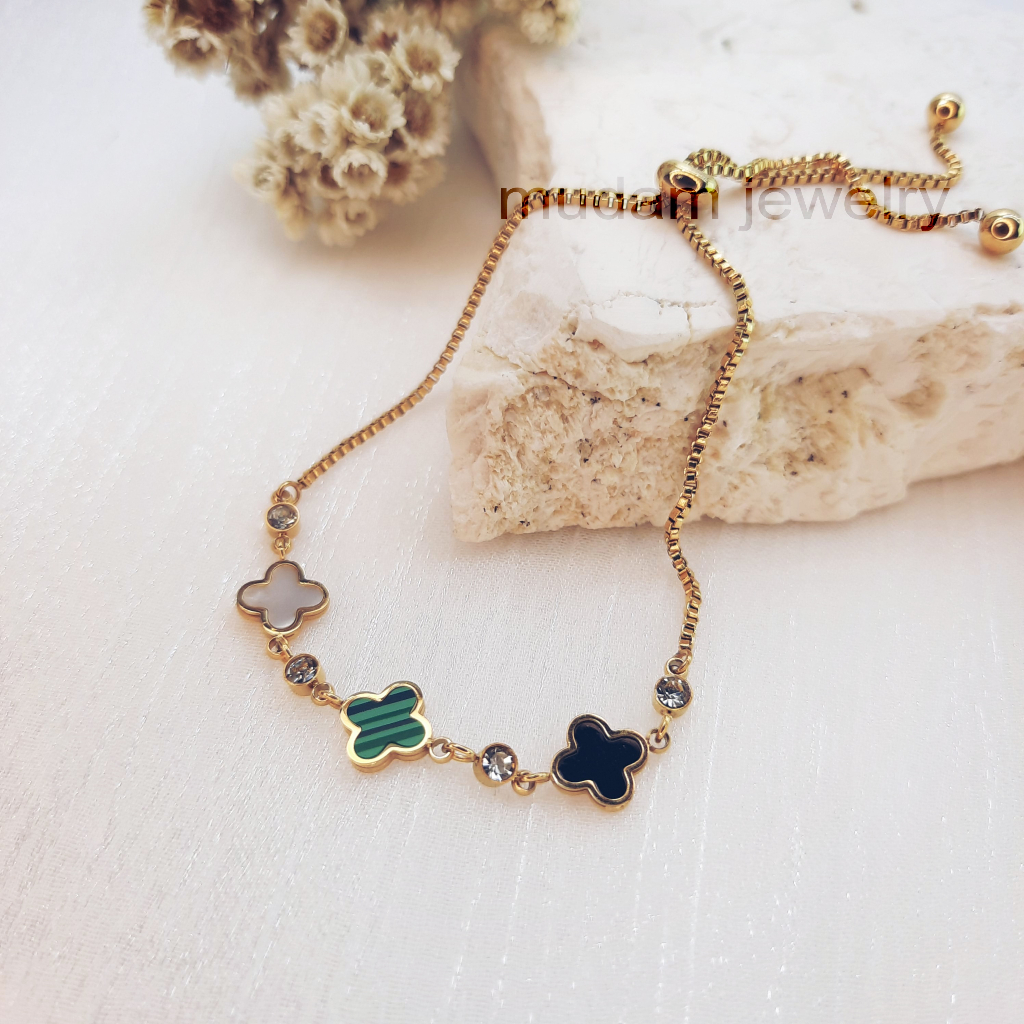 Gelang Serut Model 3 Daun Semanggi Dengan Diamonds Warna Gold