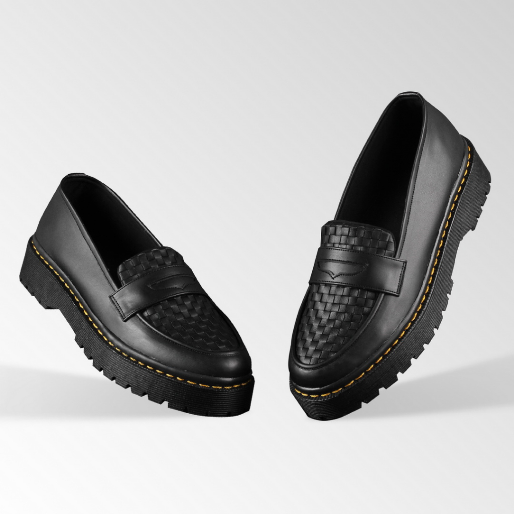 Alicia Black | 36-41 | Sepatu Loafers Slip-On Wanita Docmart (Hak 4cm) | FORIND x Lvnatica