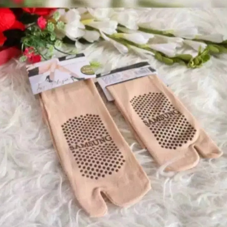 (6PASANG) KAOS KAKI JEMPOL BAHAN STOCKING SUPER LEMBUT ANTI SLIP TELAPAK KARET UNTUK WANITA REMAJA DSN DEWASA