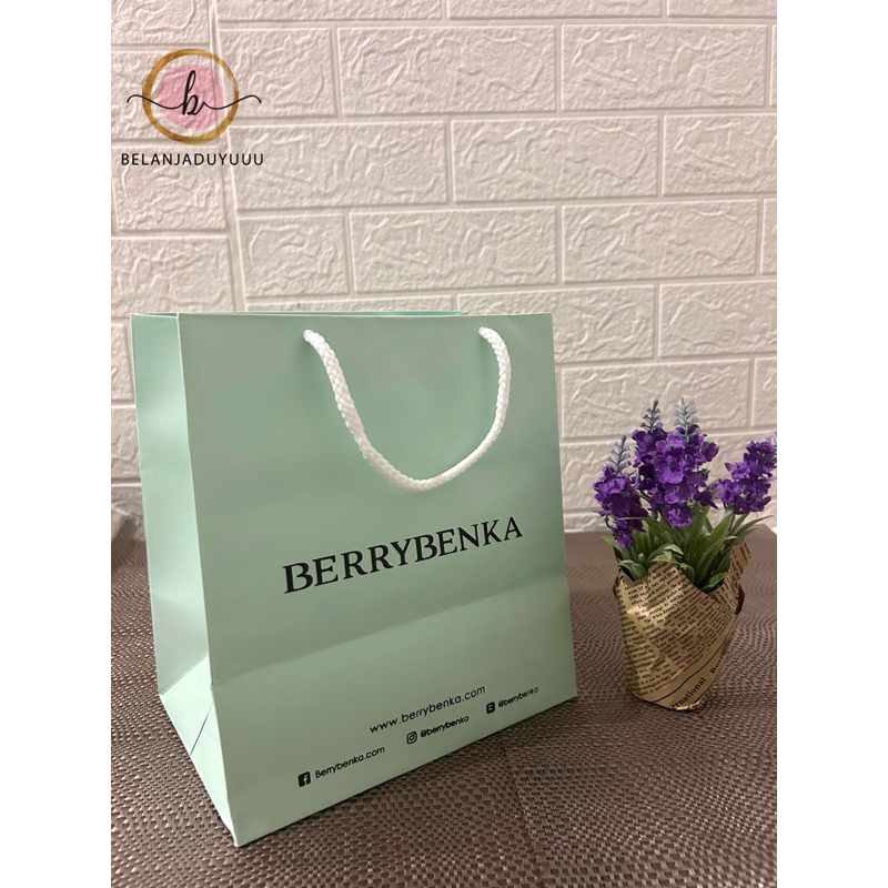 

Paper Bag BB Ukuran Small Muat Box Jam Tangan