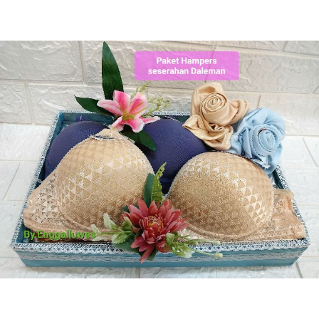 

PAKET HAMPERS SESERAHAN DALEMAN