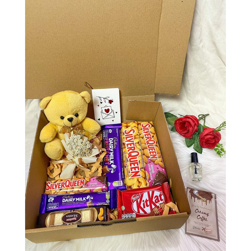 

Hampers Coklat/ kado cewe/ Gift Box wisuda, Ulang Tahun, Anniversary , Valentine, DLL