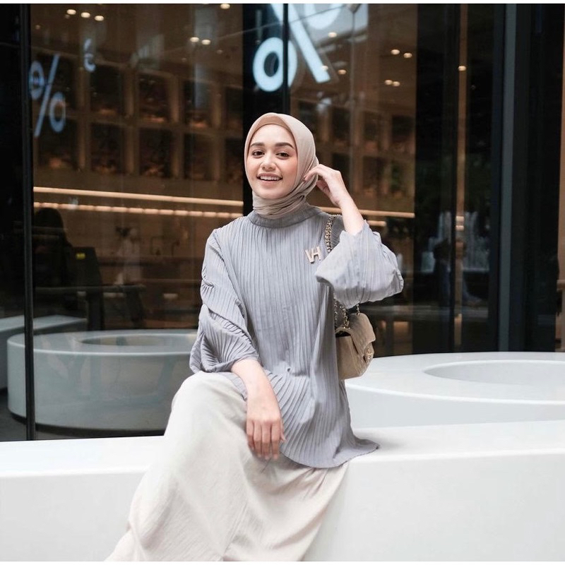 pleats blouse vanilla hijab