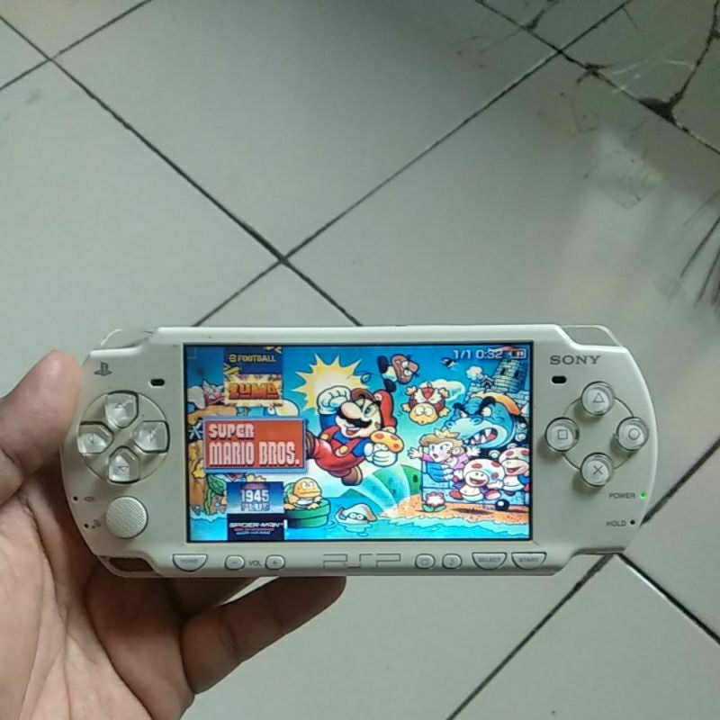 PSP 2000