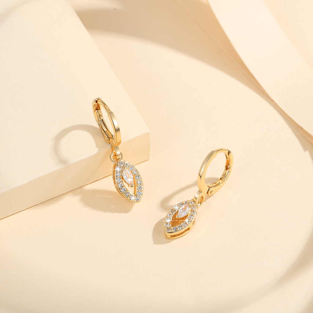Y136 【Barang spot】Anting Titanium Anti Karat Wanita Mewah Berlian Anting Untuk Fashion Perhiasan