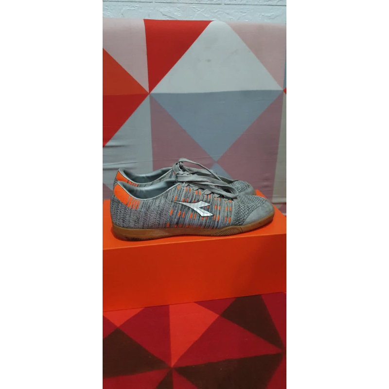 Sepatu Futsal Diadora